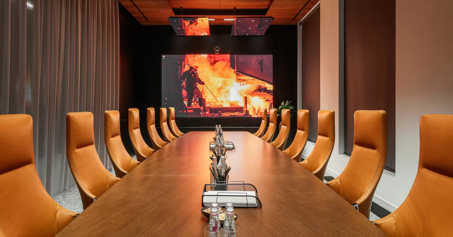 Мебель для сотрудников и руководителей, эргономичные кресла и мягкая мебель для компании Уральская Сталь